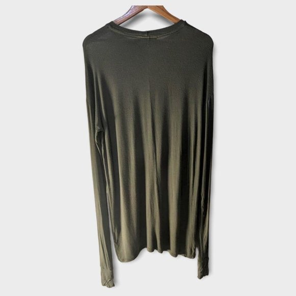 Represent Olive Green Mens Extra Long Shirt with Thumbhole in Size Medium - Picture 3 of 6
